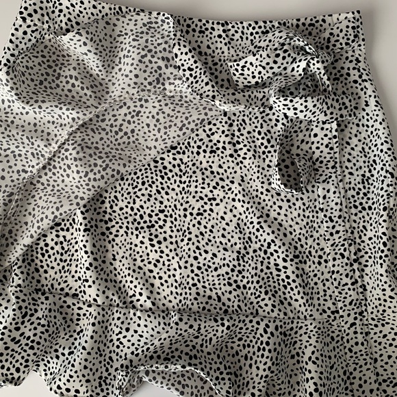 Boho Ruched Black and White Spotted Tie Up Skirt S - Picture 3 of 4